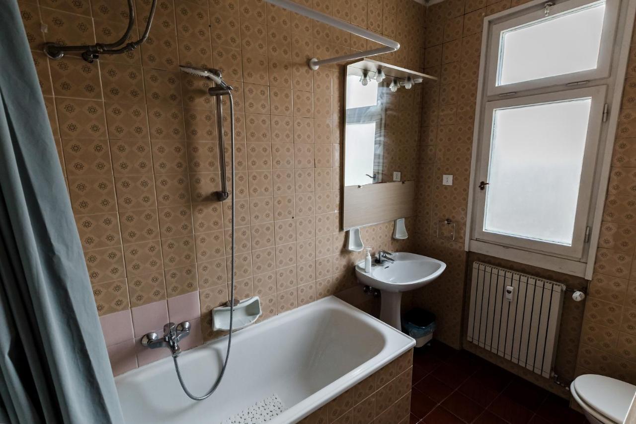 Appartamento Slataper - Ampio E Con Vista Триест Экстерьер фото